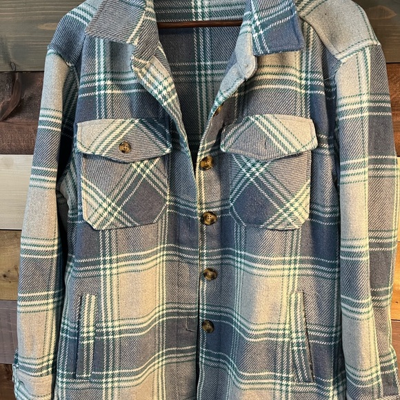 Women’s Shacket - Picture 1 of 2